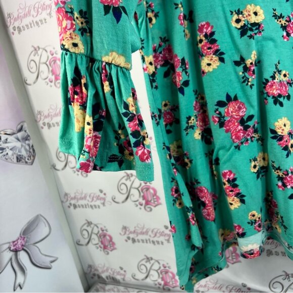 Bobbie Brooks long sleeve asymmetrical hem fairy flowers Teal Floral Blouse - Picture 7 of 14